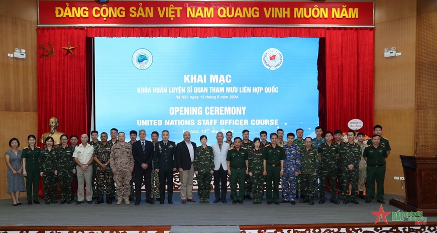 /UploadStore/admin/240513 Khai mac khoa huan luyen si quan tham muu GPOI/03.jpg